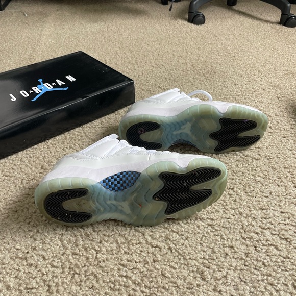 Jordan 11 Legend Blue GS (6Y) - Picture 4 of 6